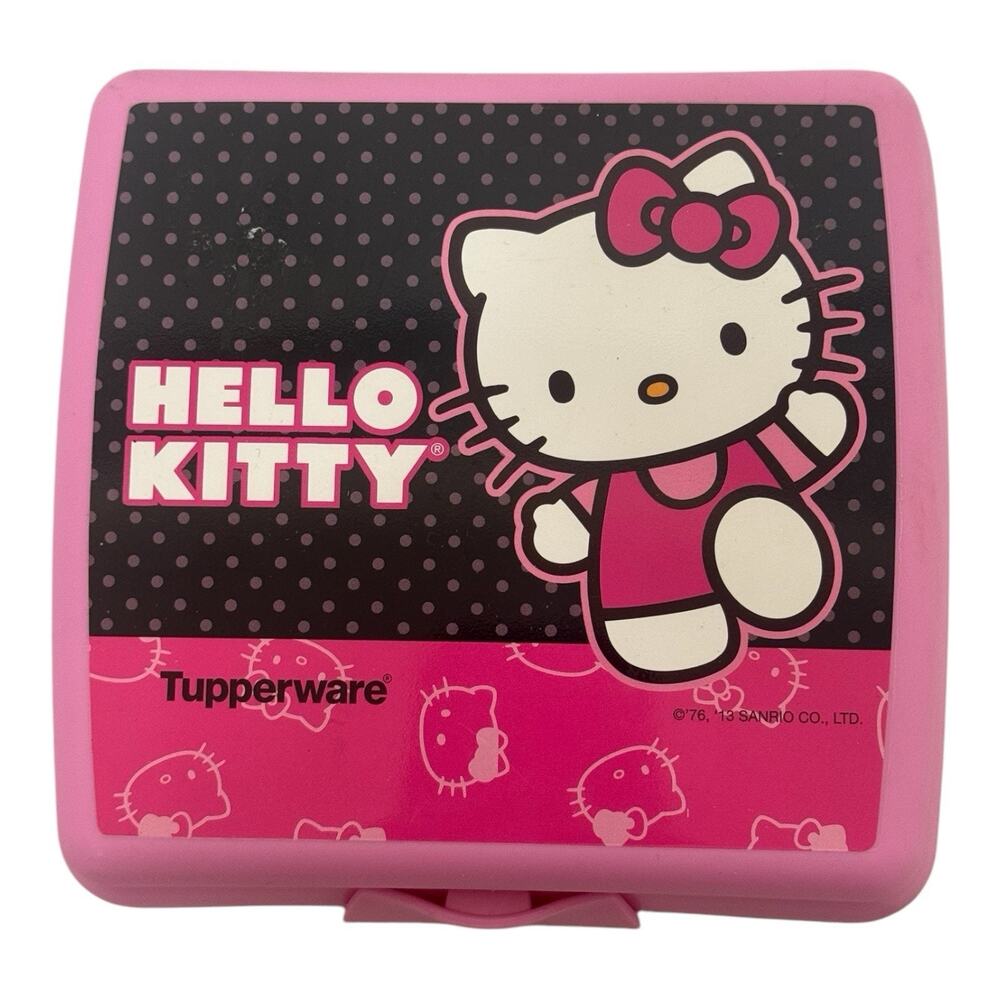 Tupperware Hello kitty sandwich keeper